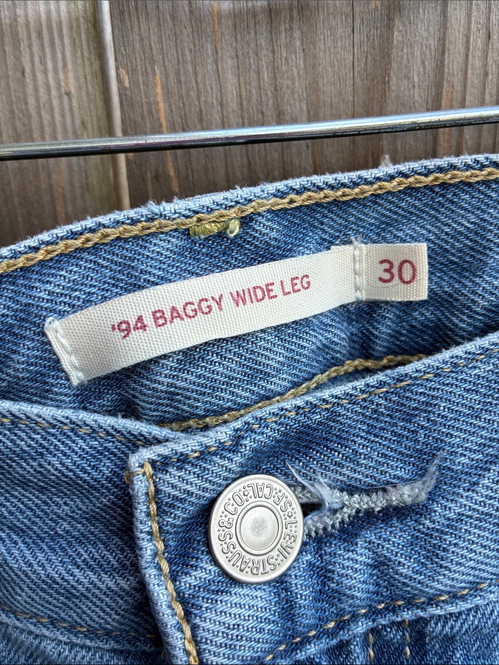 Levi’s Baggy Jeans - Picture 3 of 6